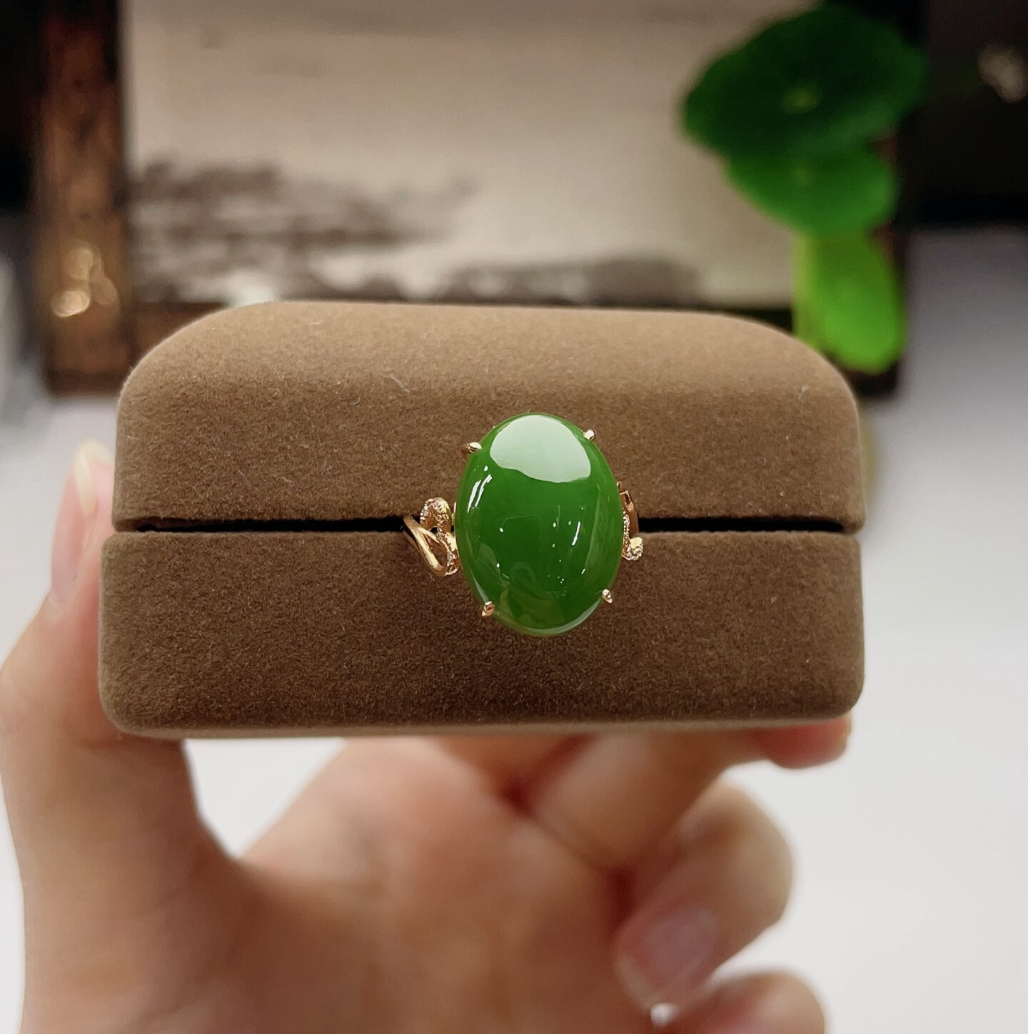 Jasper K gold cabochon ring, 18k gold with South African real diamonds, exquisite multi-diamond inlay, delicate jade quality