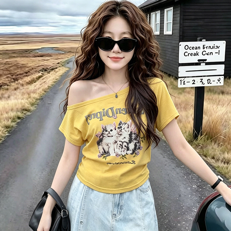 夏日露肩短袖女t恤2026新款时尚高级感一字肩独特漂亮斜肩上衣潮