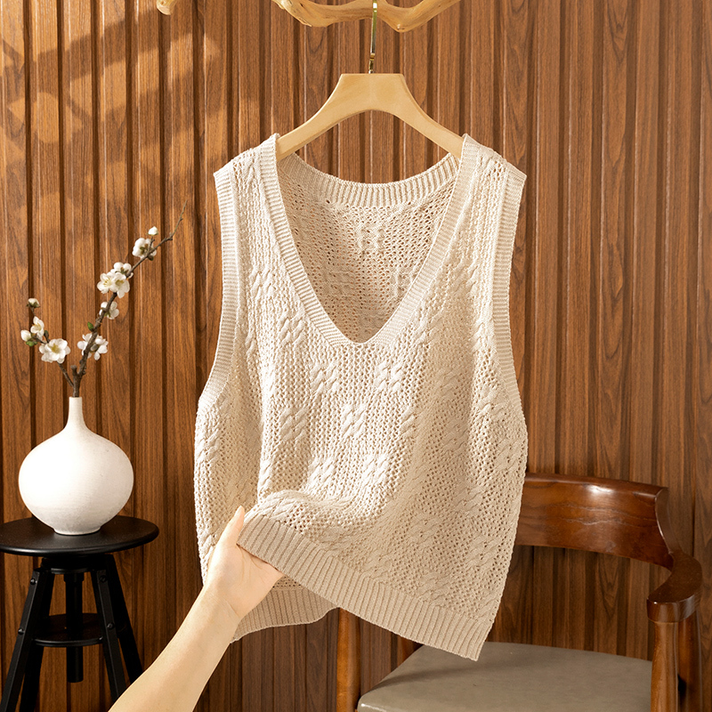 Plus-Size V-Neck Cotton Knit Vest for Women, New Spring and Autumn Style, Loose Hollow-Out Pullover Vest, Simple and Fashionable Sleeveless Top