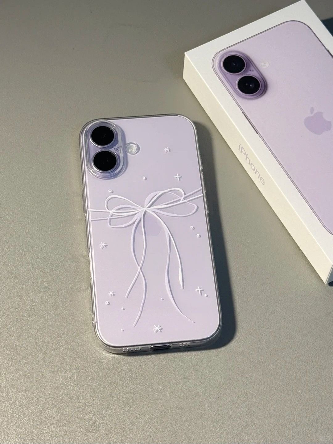 White and Purple Gentle Bow Phone Case Suitable for Apple iPhone 17/14 Pro Max 16 Apple 17/15 Plus 12/13 Fine Hole Transparent
