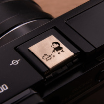 Crayon Shin-chan Brass Metal Hot Shoe Cover Suitable for Sony A7 Canon Nikon Fuji Mirrorless SLR Hot Shoe