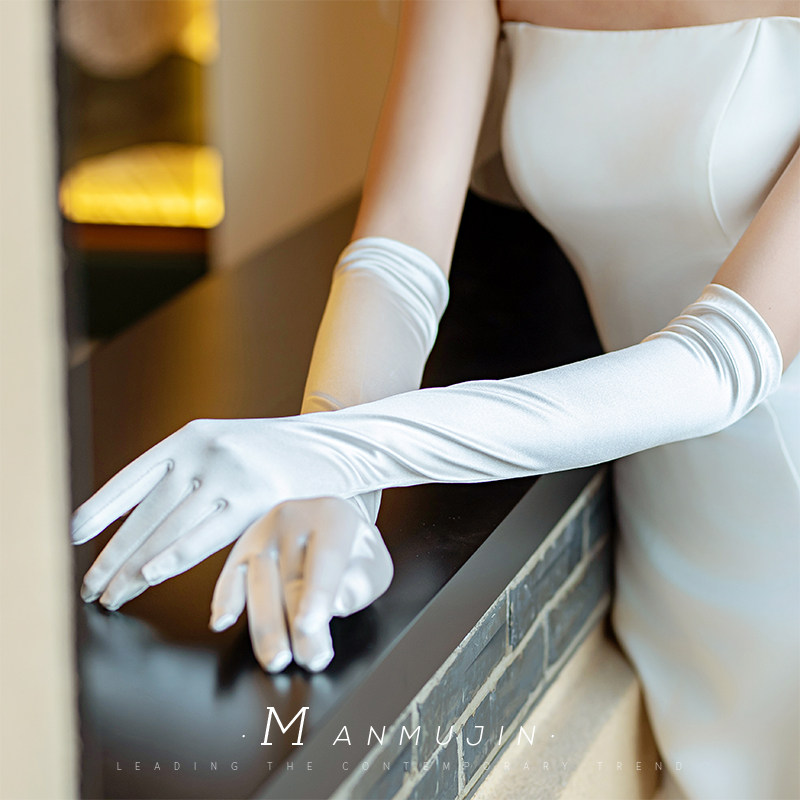 French retro minimalist white satin long gloves for brides, wedding dresses, and photoshoots.