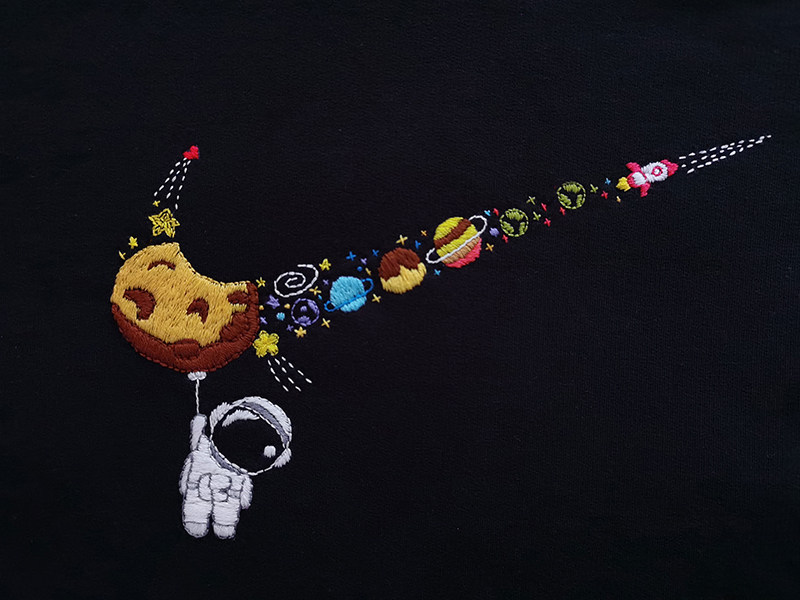 Art-free pictorial astronaut to hook embroidered handmade diy material bag self-embroidered short sleeve T-shirt to send friends for school