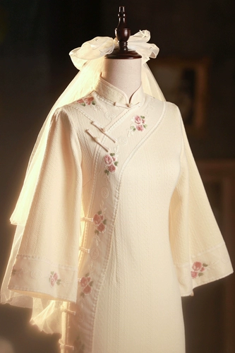 Осеннее элегантное бархатное ципао, легкое платье, 2024 года, светлый стиль, с рукавом