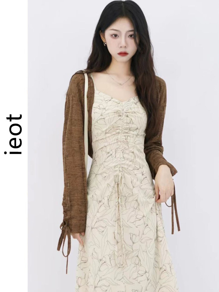 Fall/Winter 2022 new French girly square neck cardigan suspender two-piece set niche design sense set dress woman