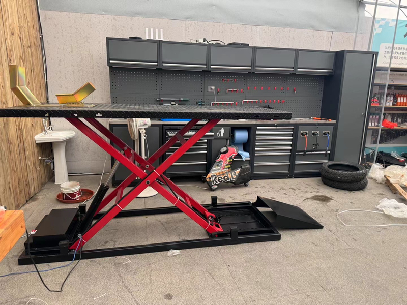 Shunfa Brand Lift for Motorcycles, Special Lift with Electric Control and Hydraulic Lifting
