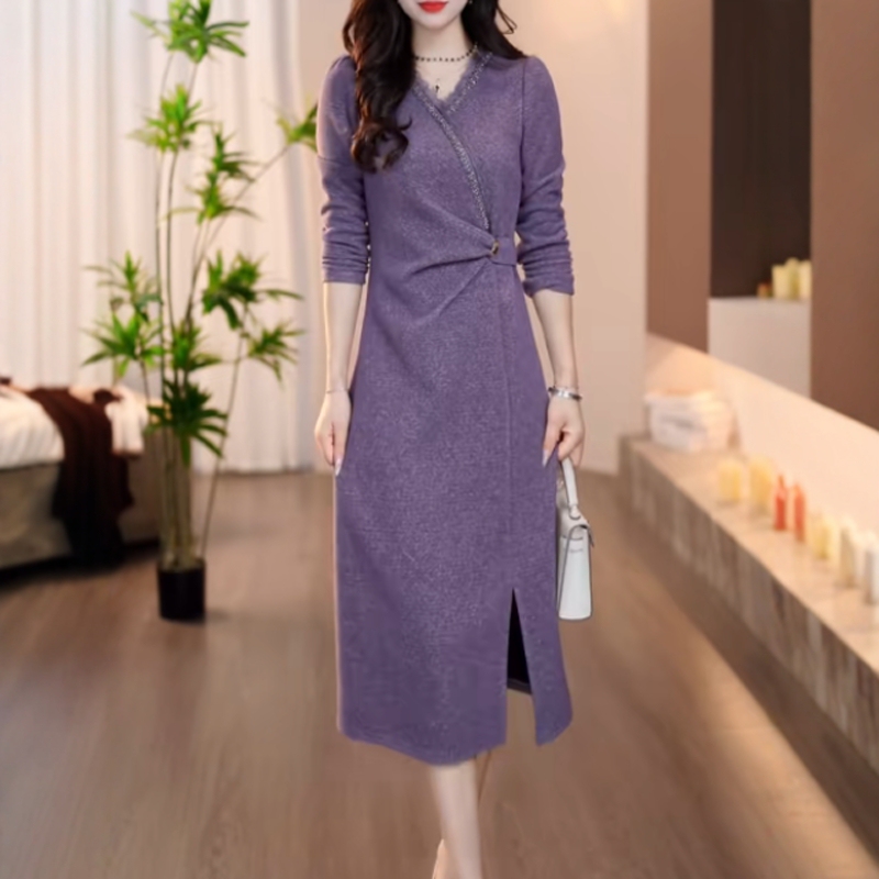 Smoky Purple V-Neck Dress, Elegant and Stylish with a Waist Belt, Fashionable Waist-Cinching, Slimming Mother's Clothing, Thickened for Spring and Autumn