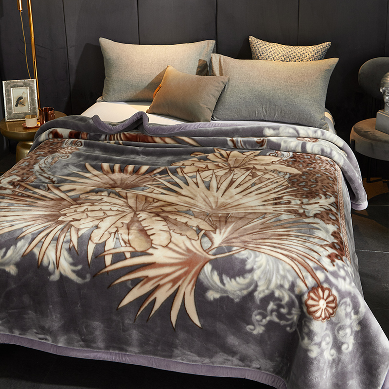 Raschel blanket quilt thickened winter warm blanket coral fleece blanket bed with flannel sheets to make the bed