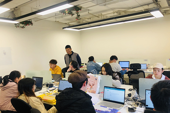 自己开发app需要什么(软件开发需要多少钱)