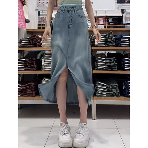 Летняя тонкая шелковая джинсовая юбка, для формы тела «груша», по фигуре, с акцентом на бедрах