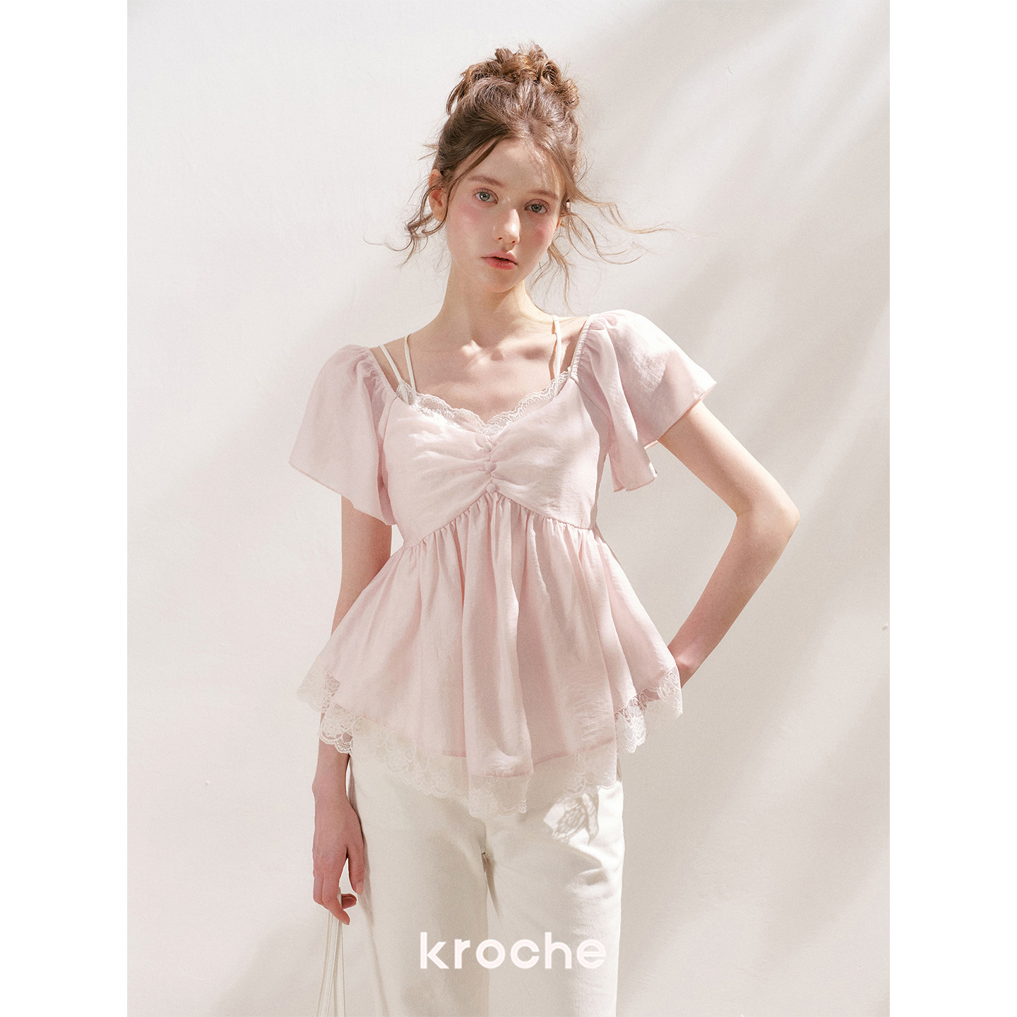 KROCHE レース Vネック Tシャツ