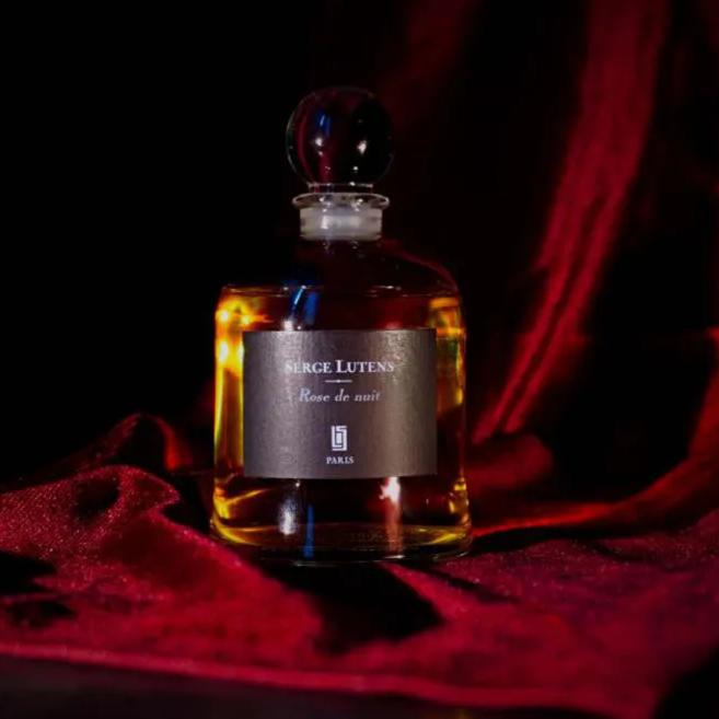 吊钟系列暗夜玫瑰！Serge Lutens Rose de Nuit分装试香测评，懂