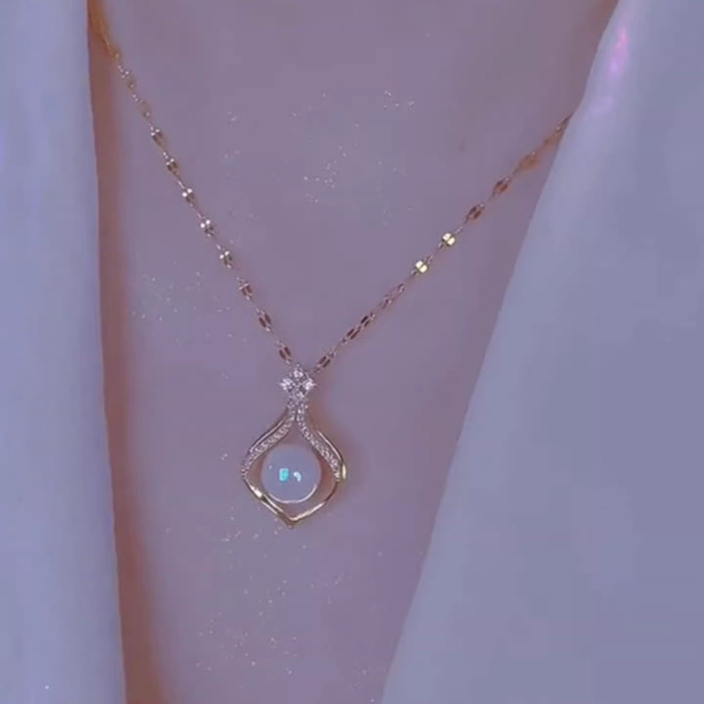 Summer new style elegant pearl necklace for women with a sense of luxury, light luxury titanium steel pendant, cool style collarbone chain, neck chain