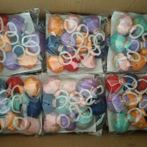 Hand throw color with spider silk pull ring festive wedding atmosphere colorful bar pull gun photo handheld salute 2022 new