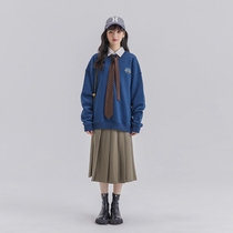 The small deers puffles are aborted with American loose rework embroidered with cloth embroidered bicolor and velvet.