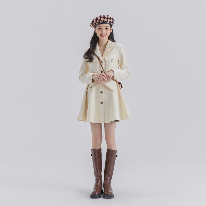 The puff lovers of the little deer are not full of the long version of the winewear skirts to the waist and set up for the winter new