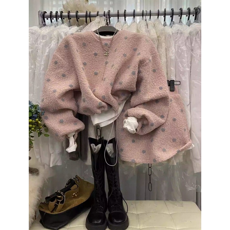 Korean-Style Playful Polka Dot Lamb Wool Set for Women: Round Neck Drawstring Warm Sweatshirt + Slim-Fit Hip-Hugging Short Skirt Trendy Short Skirt