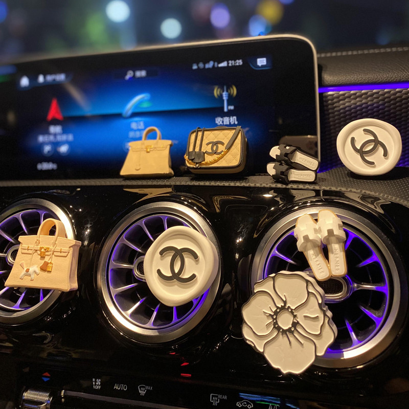 Bruns-Audi car perfume car interior aromatherapy net red car with outlet fragrance long-lasting light fragrance ornament woman