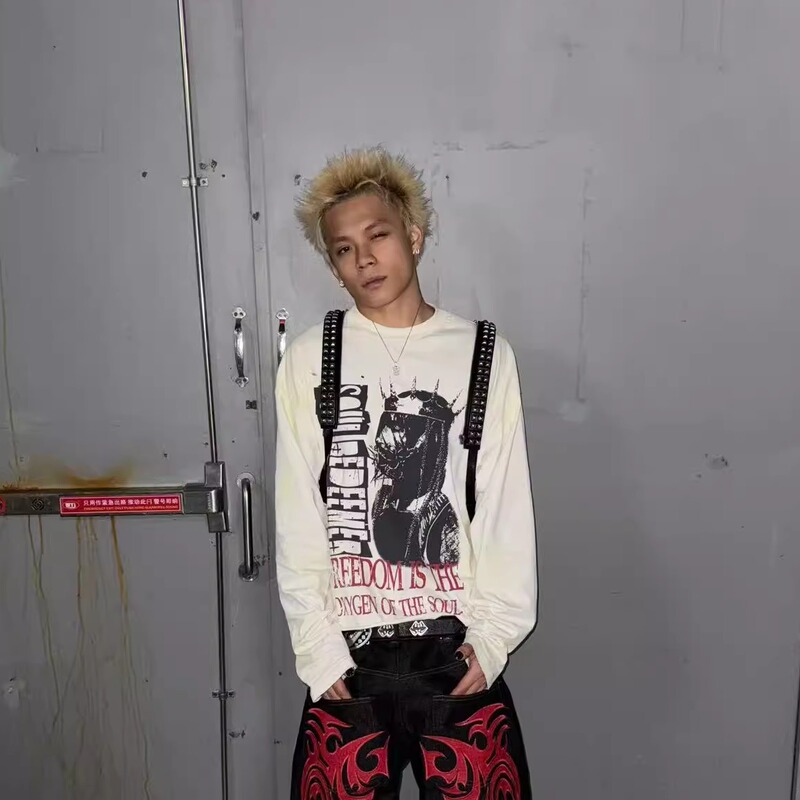 【Wu Jiaxuan's Style】Afc *Sr Savior Punk Rock Unisex Slightly Distressed Portrait Spray Dirty Long T-Shirt Long Sleeve 【Wu Jiaxuan's Style】Afc *Sr Savior Punk Rock Unisex Slightly Distressed Portrait Spray Dirty Long T-Shirt Long Sleeve