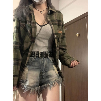 Thin section green plaid shirt female spring and autumn 2023 new summer design sense niche top sun protection shirt jacket