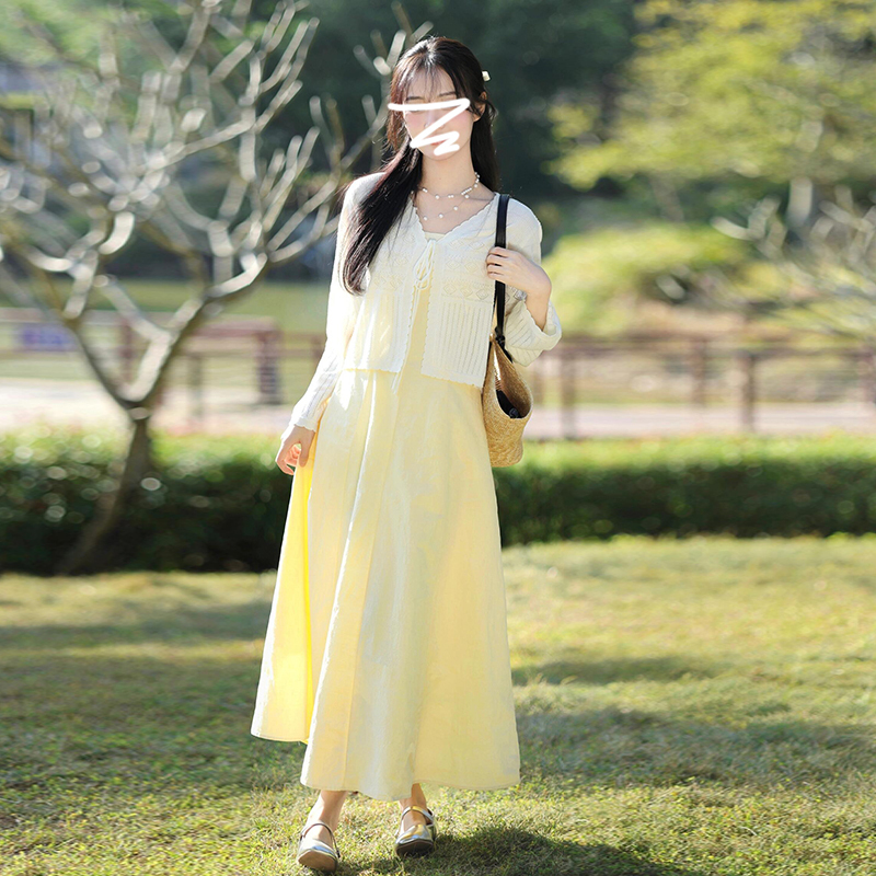 French-Style Gentle Yellow Spaghetti Strap Dress for Women, Early Autumn 2026 New Korean-Style High-End Suit Long Dress