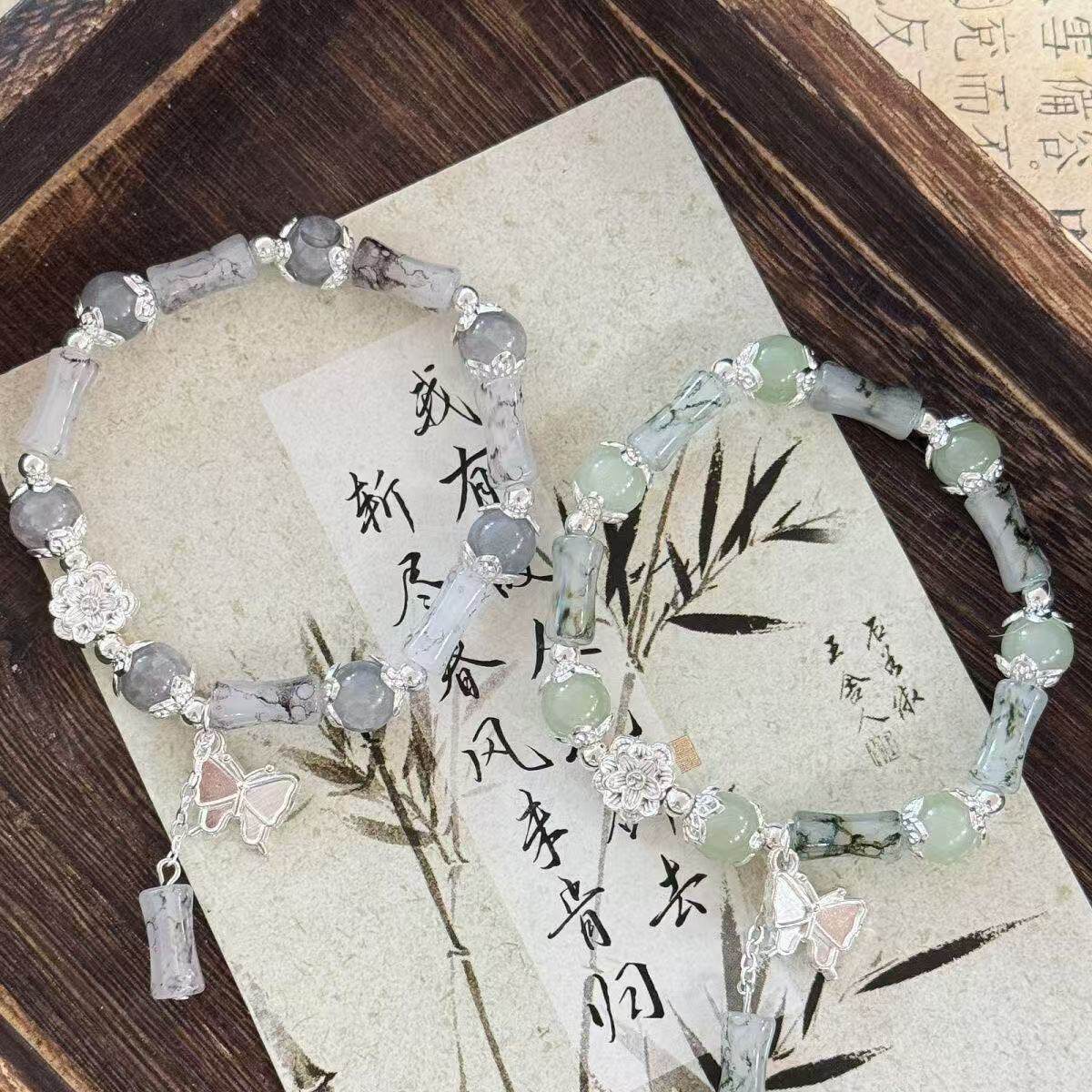 中国の竹製蝶ブレスレット。小紅書（小紅書）でも人気。高級感のあるレトロなブレスレットで、上品で新鮮なニッチなビーズブレスレットです。