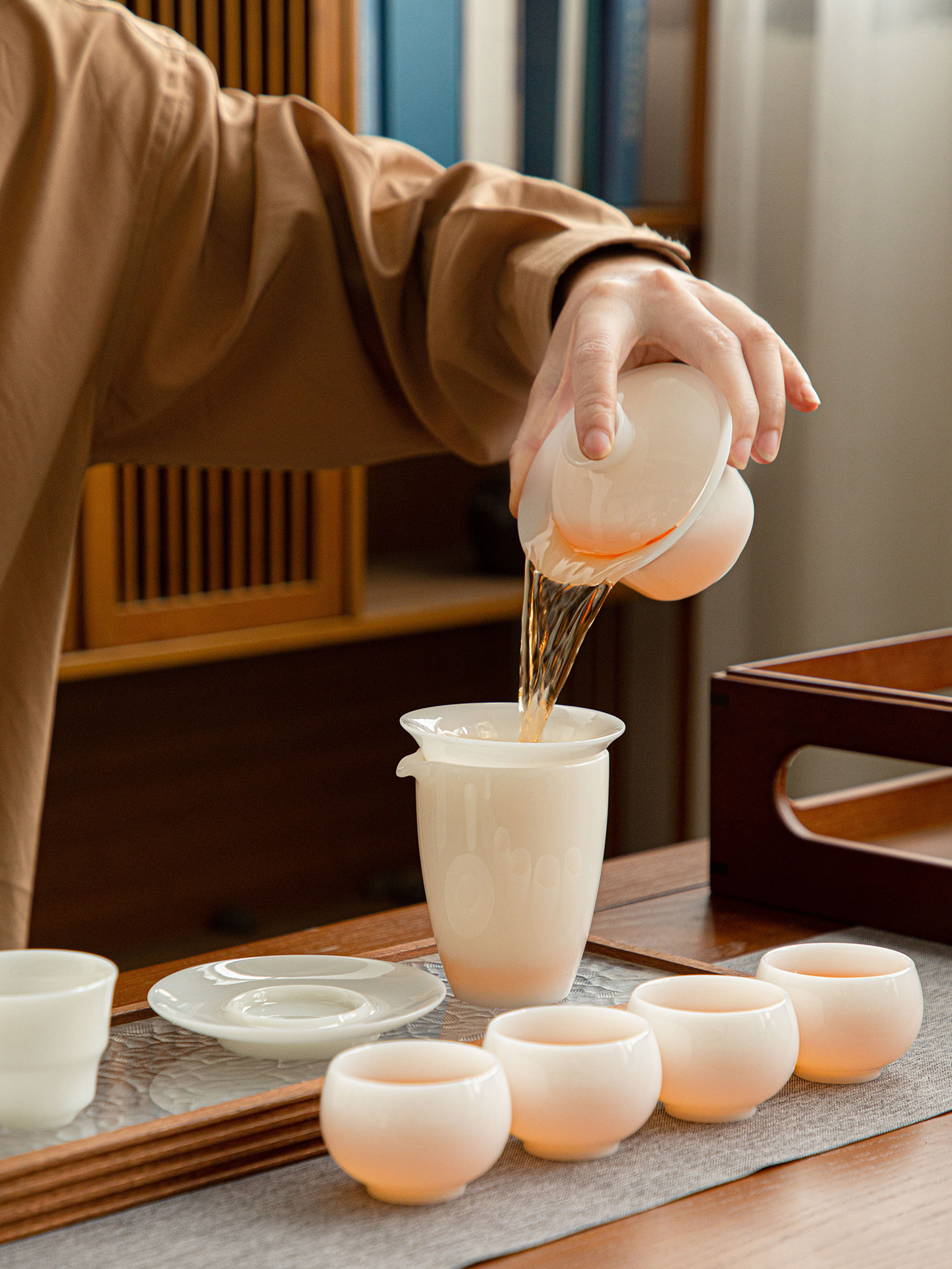 Jade Porcelain Ice-Type Tea Set, Kung Fu Ceramic Gaiwan Tea Cup, Home Use for Brewing Tea, 2025 New High-End Tea Set