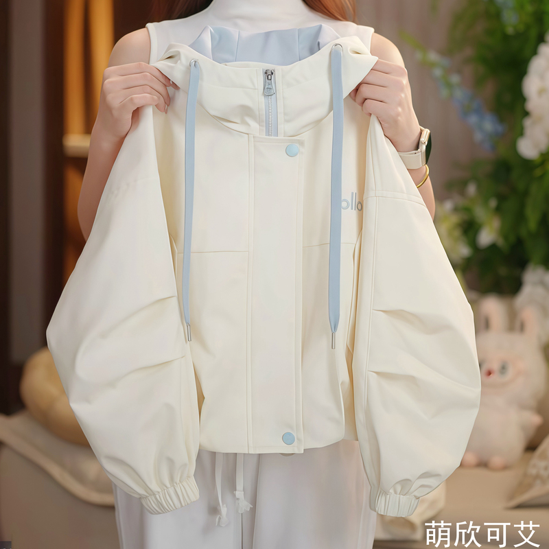 Girls' Softshell Jacket Spring and Autumn 2026 New Embroidered Scimitar Sleeve Jacket Cardigan Top Student Fashion