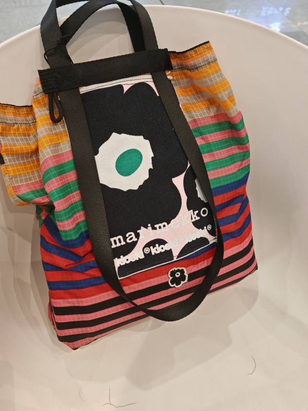 Finnish Marimekko Collaboration Model Handbag, Single Shoulder Large Tote with Rainbow Stripes and Unique Color Combinations, Outstanding and Fashionable