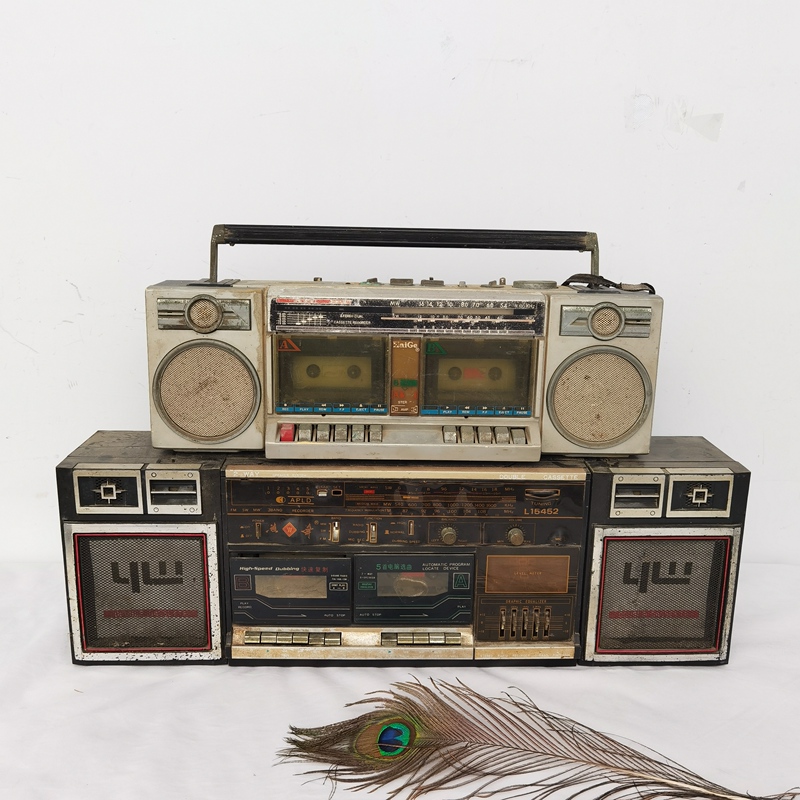 Old-Fashioned Nostalgic Tape Recorder, 1980S Vintage Cassette Player, Portable Radio, Prop Decoration