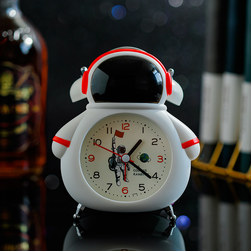 New astronaut children's alarm clock students use cartoon cute bedside bell to alarm bells up the god instrumental big bell boy