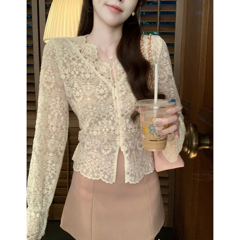 French Retro Lace Blouse for Women, Spring & Fall New Style, Loose-Fitting, Cut Out Pattern, Cardigan, Western Style, High-End V-Neck Top