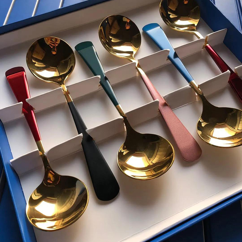 Export to Germany a box of 6 high - end boxes, trade tail and industry ) 304 stainless steel color spoon suit