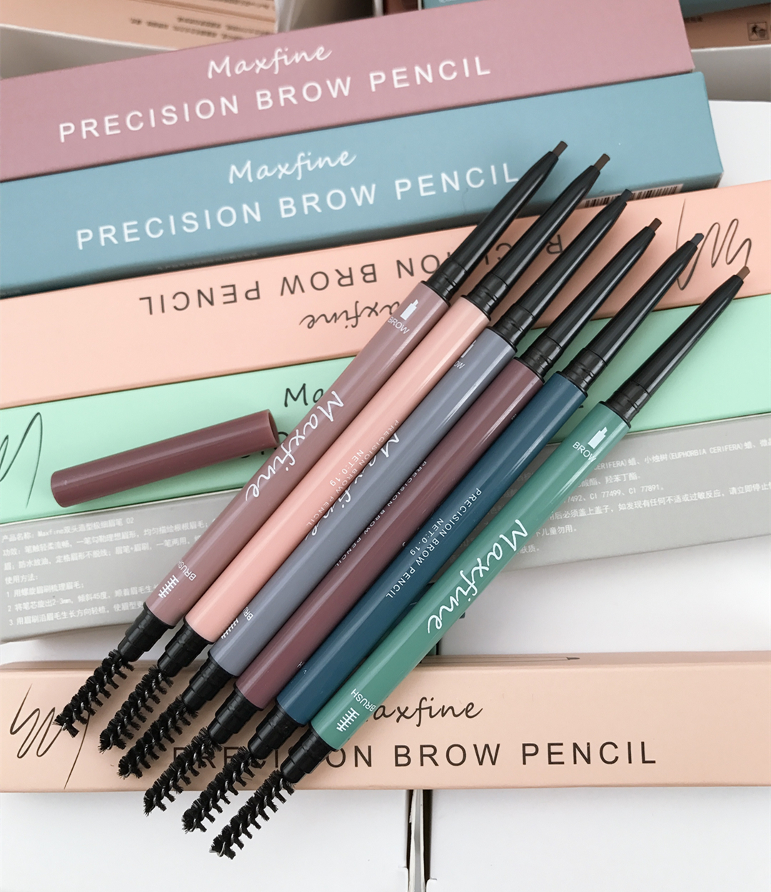 The shopkeeper recommends high-value, ultra-thin double-headed eyebrow pencil, waterproof, sweat-proof, lasting, not fading, easy to use for beginners