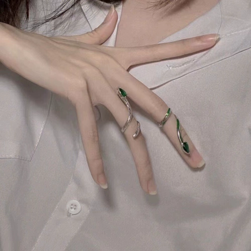 Небольшое дизайнерское брендовое кольцо, аксессуары