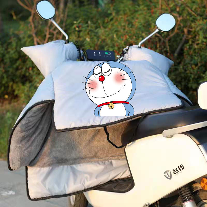 The windshield of the electric scooter is thickened in winter by velvet and thickening of the electric scooter and electric bicycle
