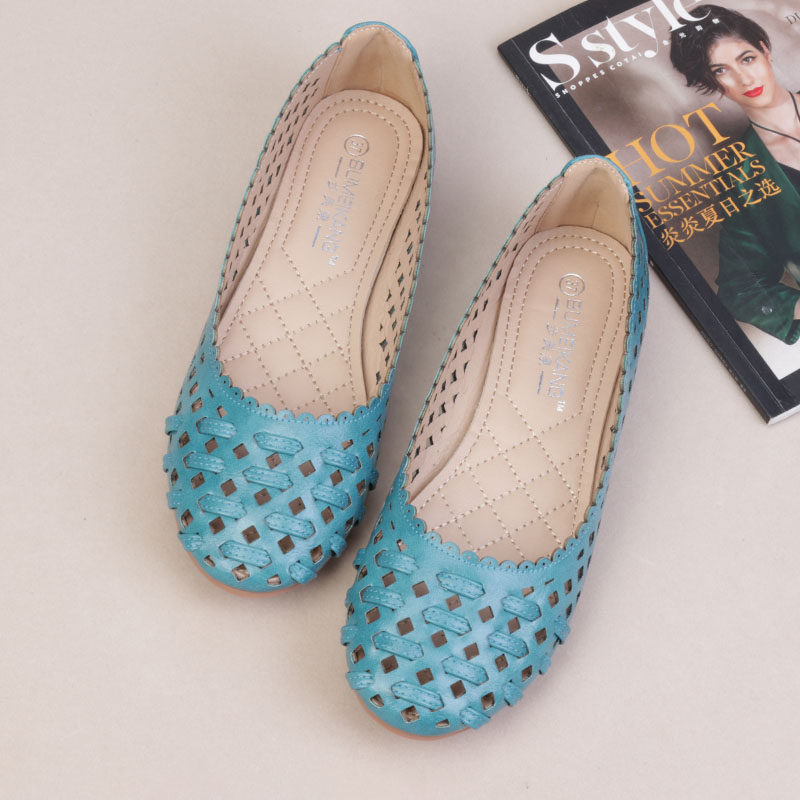 Super comfortable European and American woven shallow round toe flat women's single shoes sandals hollow Baotou beanie shoes Korean version of the explosion