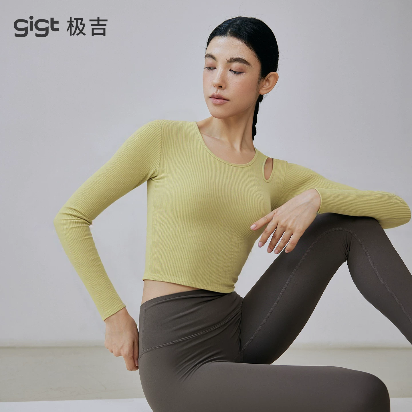 Коллекция женской одежды для йоги Jiji Yunwei 2024 новая fitness топы облегающий покрой топлистый длинный рукав спортодежда