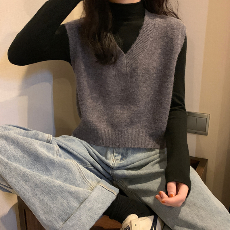 Gray Sweater Vest for Women, Autumn and Winter New Style 2026, Petite Layered V-Neck Knitted Vest, Short Style for Outerwear