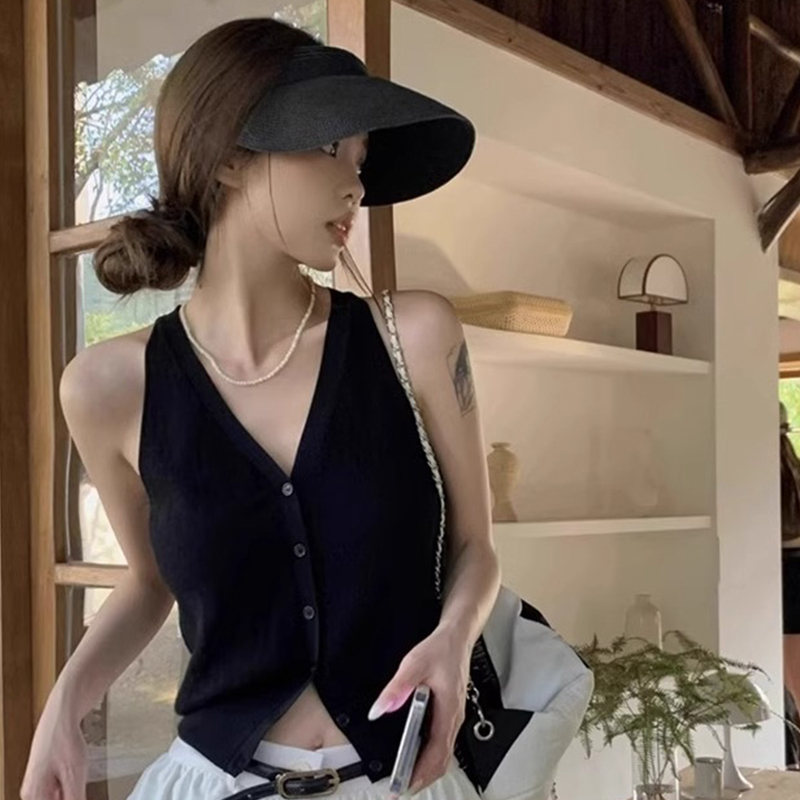 Ice Silk V-Neck Black Knitted Vest for Women, Summer Outerwear, Petite Camisole Cardigan, Sleeveless Short Halter Top