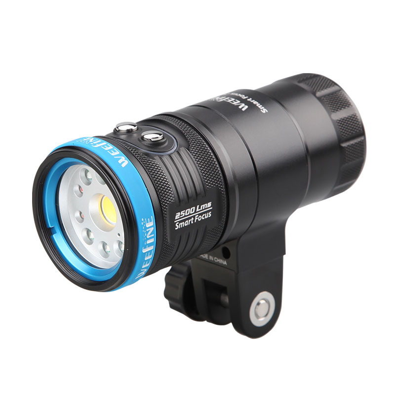 Weefine Smart Focus SF2500 lumen dive photography complement light underwater illumination red light UV
