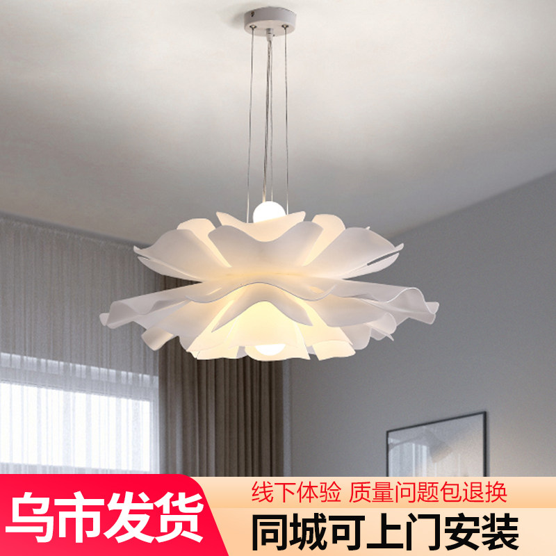 Xinjiang Bedroom Chandra Modern Simple Master Bedroom in Windows Bedroom Girl Room Flowers Net Red Lights