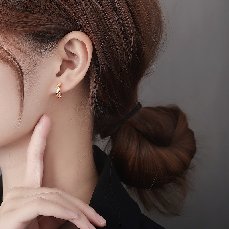 Earrings 2022 new trendy women's summer style sleeping without picking temperament earrings 2020 cold style small ear bone nails