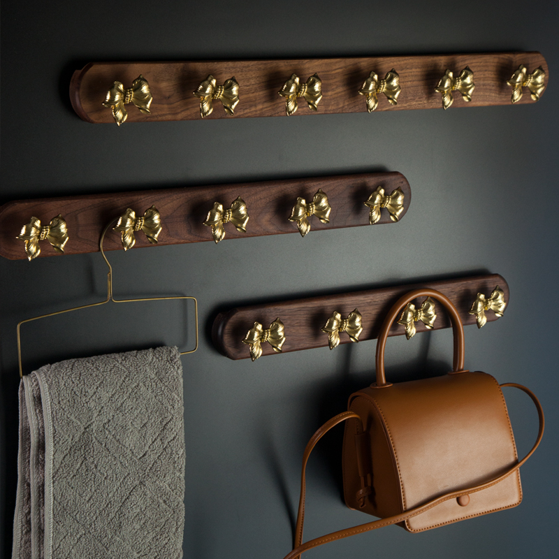 Punch-free creative light luxury French Nordic sticker key hook hook coat hook brass wall decoration coat and hat row hook