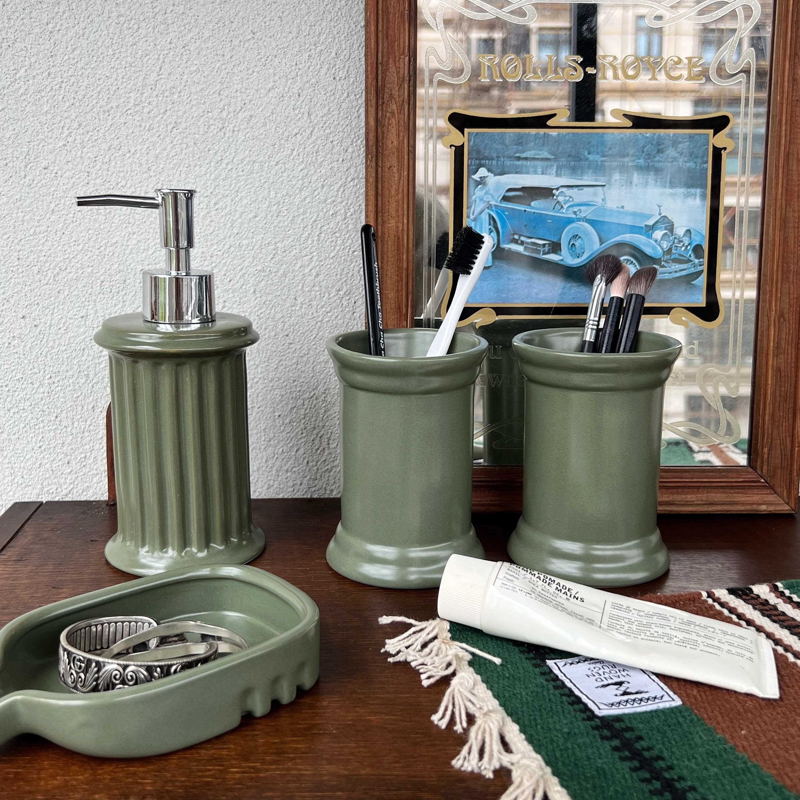 livingbank American retro ceramic handwashing liquid bottle medieval green toothbrush cup bathroom washing gift box suit-Taobao