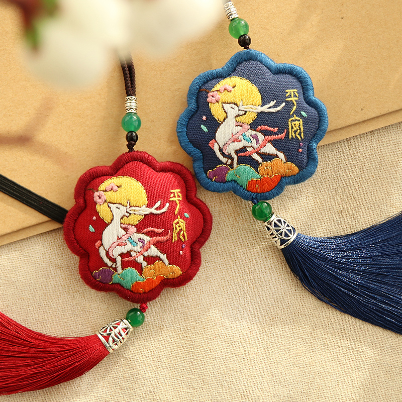 Sachet embroidery diy material bag handmade ancient style purse amulet to send male and female girlfriend car pendant with you