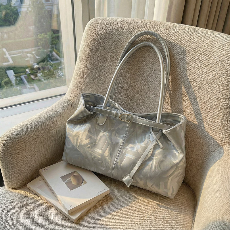 Versatile Large-Capacity Tote Bag Women's Underarm Bag 2025 New Commuter Retro Shoulder Bag Letter Print Large Bag