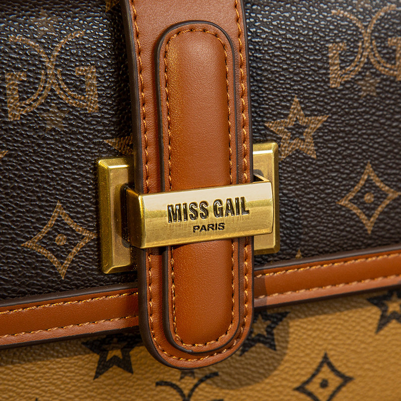 Women's New Bags 2025 High-End Texture Niche Women's Bags Fashionable Versatile Shoulder Crossbody Bag Hand-Held Small Square Bag