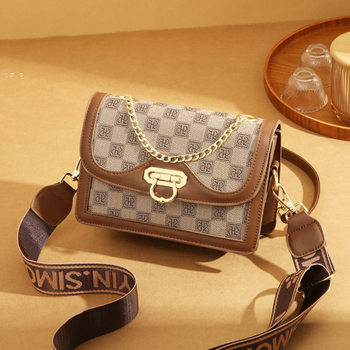 Super Trendy Retro Small Square Crossbody Bag for Women 2025 New Model with Multi-Layer Wide Shoulder Strap, Fashionable and High-End Feel Shoulder Bag
