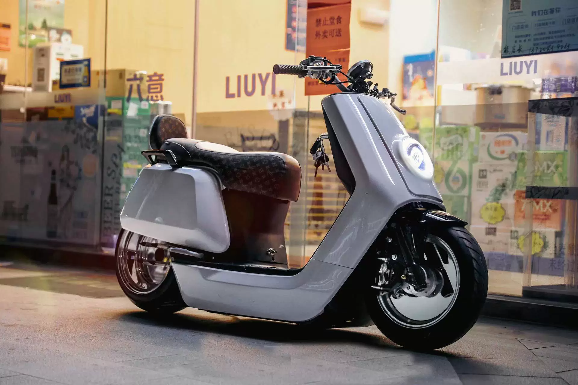 Modified smart electric car *S, lithium battery, pedal